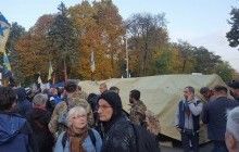 Количество палаток возле Рады увеличивается