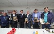 В Олимпийском доме чествовали лучшего спортсмена сентября в Украине боксера Хижняка