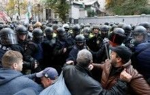 По факту травмирования полицейского в столкновениях в центре Киева открыто производство (видео)