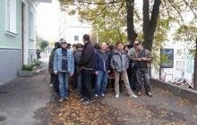 "Натовп неадекватних "тітушок": у центрі Києва мітингувальники напали на журналістку (фото)