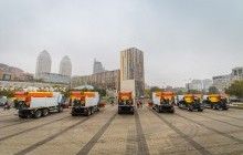 В Днепре презентовали современную технику для уборки улиц