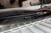 В Киеве задержали мужчину, который с оружием шел на акцию под Верховной Радой