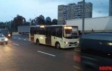 В Киеве водитель маршрутки устроил ДТП и взял в заложники пассажиров