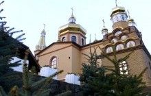 Предстоятель УПЦ освятив два храми та очолив святкове богослужіння в Успенському монастирі в Кулівцях