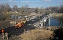 Ukraine rebuilds Tomashevsky Bridge destroyed in Donbas war