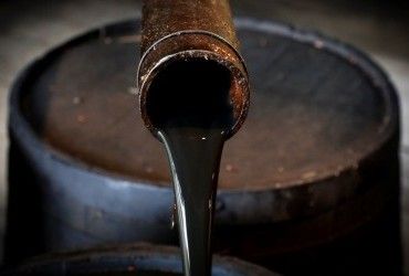 Reuters: Oil falls as demand growth concerns outweigh U.S. stock drawdown
