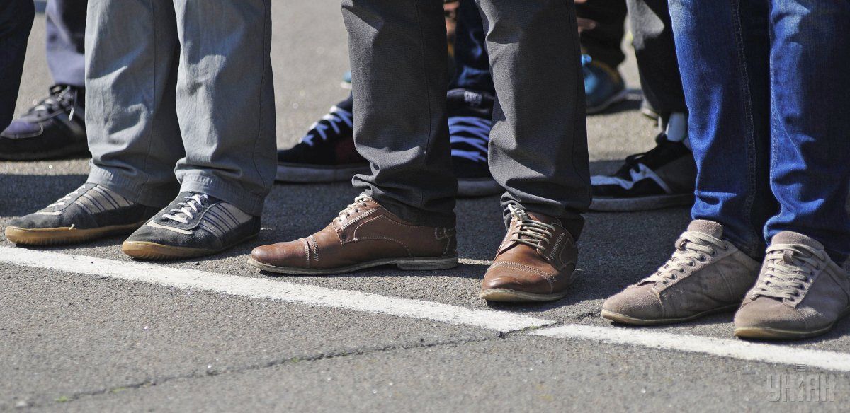 Деяких студентів, які закінчують бакалаврат і зареєстровані на іспити у магістратуру, маючи тимчасове посвідчення військовозобов'язаного, видане як обмежено придатному, направляють на ВЛК / фото УНІАН