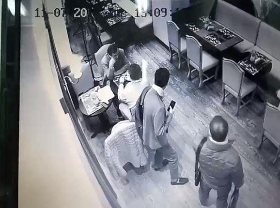 Як з'ясувалося, пограбували товариша Терьохіна / Скріншот Як з'ясувалося, пограбували товариша Терьохіна / Скріншот