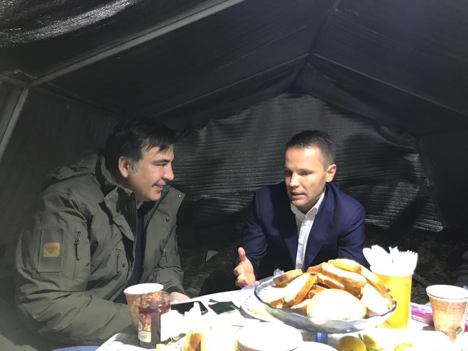 Дерев'янка запідозрили в ухиленні від податків / Фото facebook.com/SaakashviliMikheil Дерев'янка запідозрили в ухиленні від податків / Фото facebook.com/SaakashviliMikheil