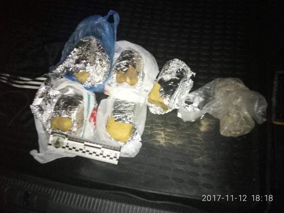 В багажнике найдены 6,5 килограммов взрывчатки / фото facebook.com/anton.gerashchenko.7 В багажнике найдены 6,5 килограммов взрывчатки / фото facebook.com/anton.gerashchenko.7