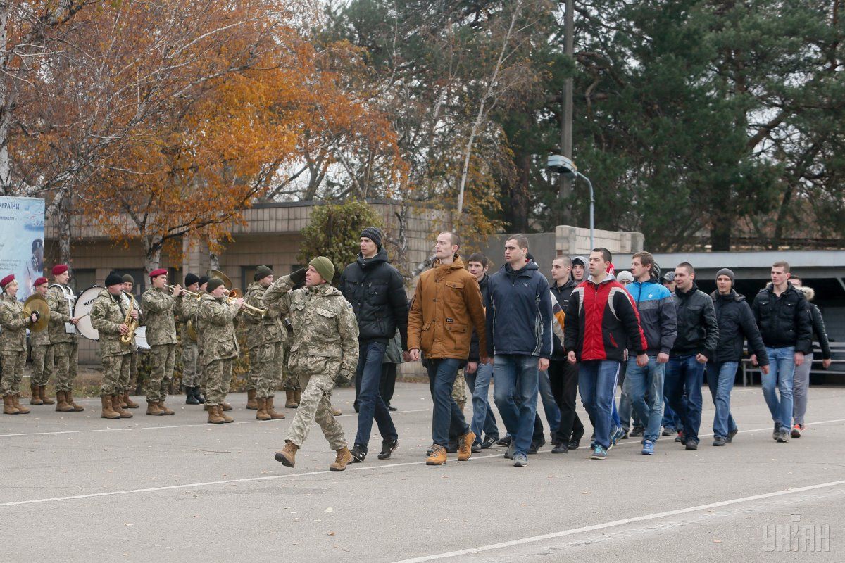 service military from for signs Zelensky to call decree ... up