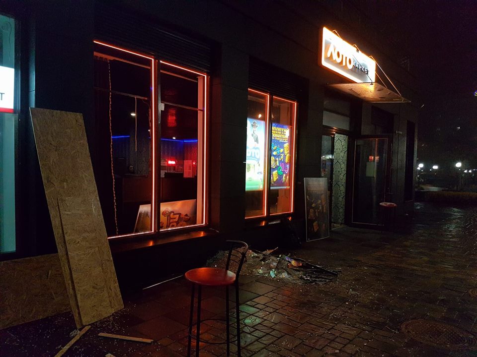 Правоохоронці закрили 15 нелегальних гральних закладів / фото Оля Вязенко, Facebook Правоохоронці закрили 15 нелегальних гральних закладів / фото Оля Вязенко, Facebook