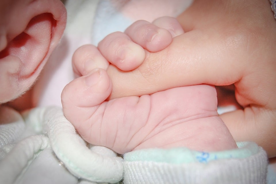Ранее новорожденных украинцев бесплатно проверяли на 4 наследственные болезни / фото pixabay.com