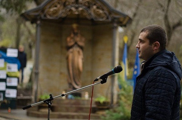 На Тернопільщині в пам’ять про загиблих на Майдані та в АТО героїв встановили капличку / фото УНІАН На Тернопільщині в пам’ять про загиблих на Майдані та в АТО героїв встановили капличку / фото УНІАН