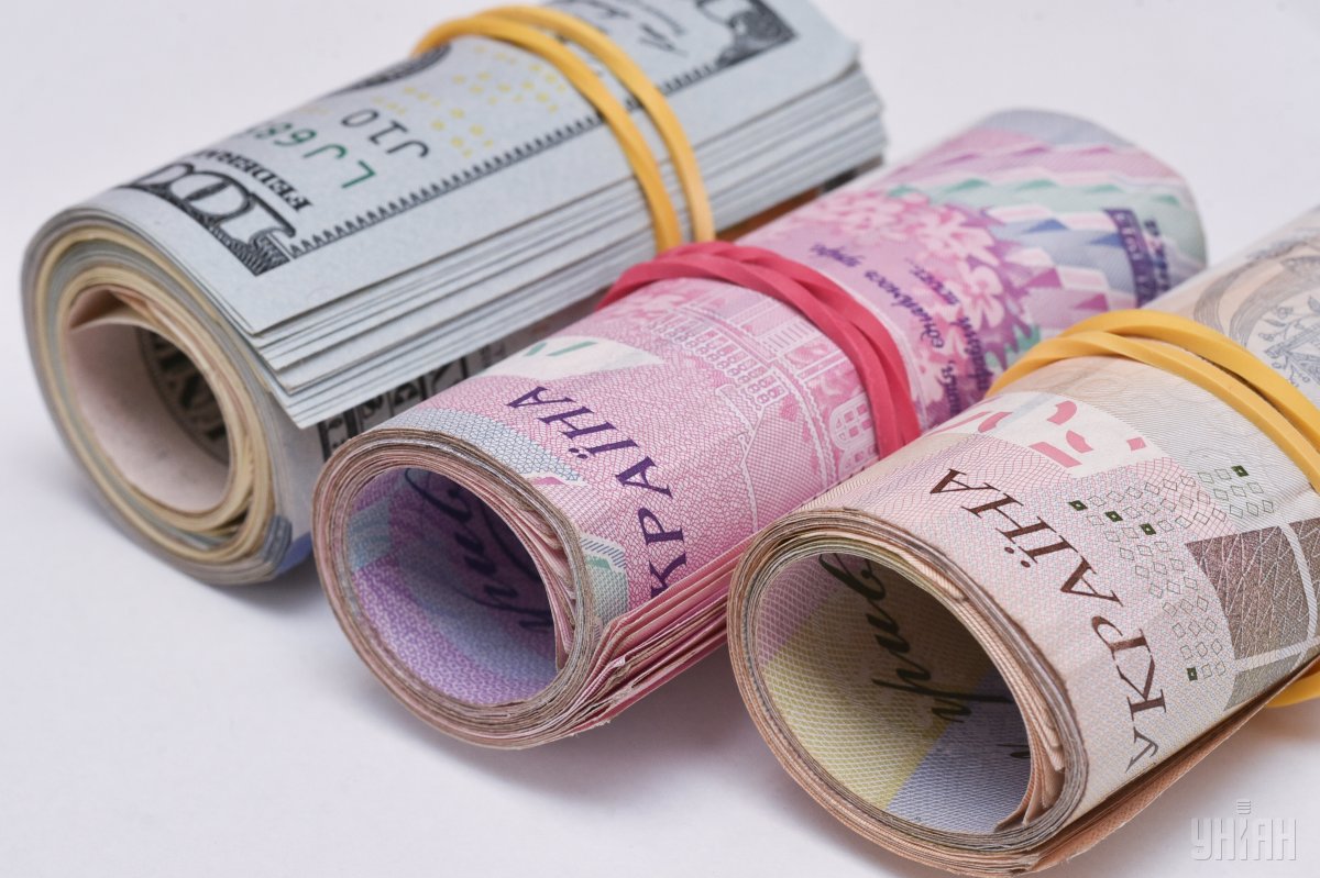 21 июля НБУ повысил официальный курс гривны на 25% – до 36,57 грн/долл / фото УНИАН