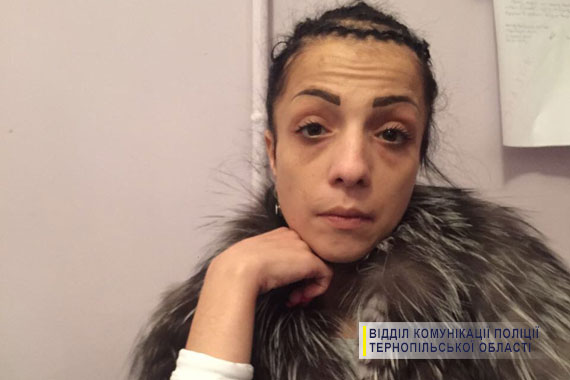Правоохоронці затримали шахрайку, яка видурила у мешканки Тернопільщини 8 тис. євро Правоохоронці затримали шахрайку, яка видурила у мешканки Тернопільщини 8 тис. євро