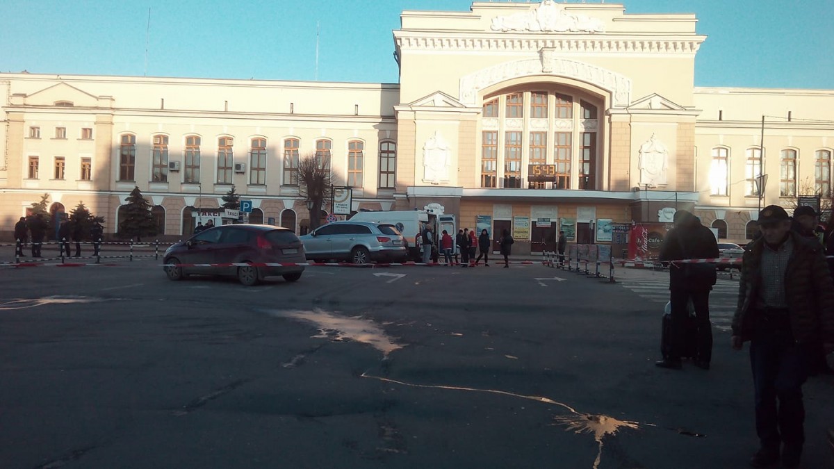 У Тернополі правоохоронці перевіряють інформацію про У Тернополі правоохоронці перевіряють інформацію про