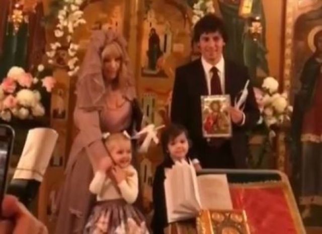 Російський телеведучий Максим Галкін та співачка Алла Пугачова обвінчалися / фото instagram.com/maxgalkinru Російський телеведучий Максим Галкін та співачка Алла Пугачова обвінчалися / фото instagram.com/maxgalkinru