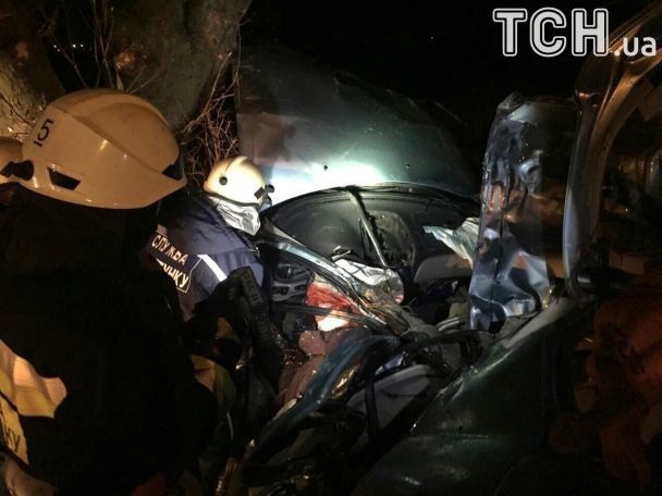 У Дніпропетровській області сталася жахлива ДТП / фото ТСН У Дніпропетровській області сталася жахлива ДТП / фото ТСН