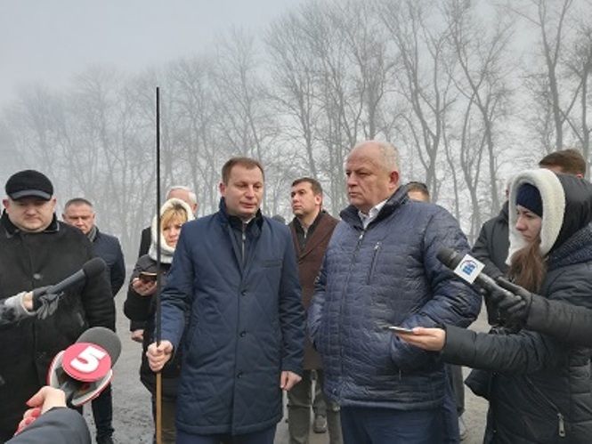 Кубів позитивно оцінив якість ремонту дороги Тернопіль–Львів / фото УНІАН Кубів позитивно оцінив якість ремонту дороги Тернопіль–Львів / фото УНІАН