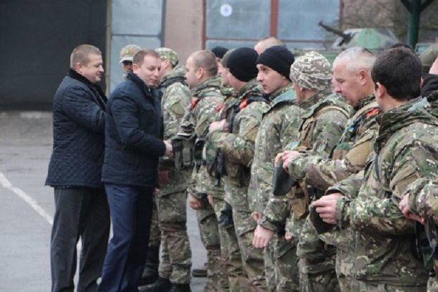 Бійці вирушили на Донбас на 2 місяці / фото ТОДА Бійці вирушили на Донбас на 2 місяці / фото ТОДА
