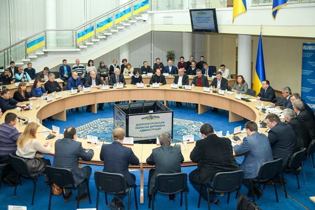 У Дніпропетровській ОДА голова ДАБІ зустрівся із забудовниками / фото adm.dp.gov.ua У Дніпропетровській ОДА голова ДАБІ зустрівся із забудовниками / фото adm.dp.gov.ua