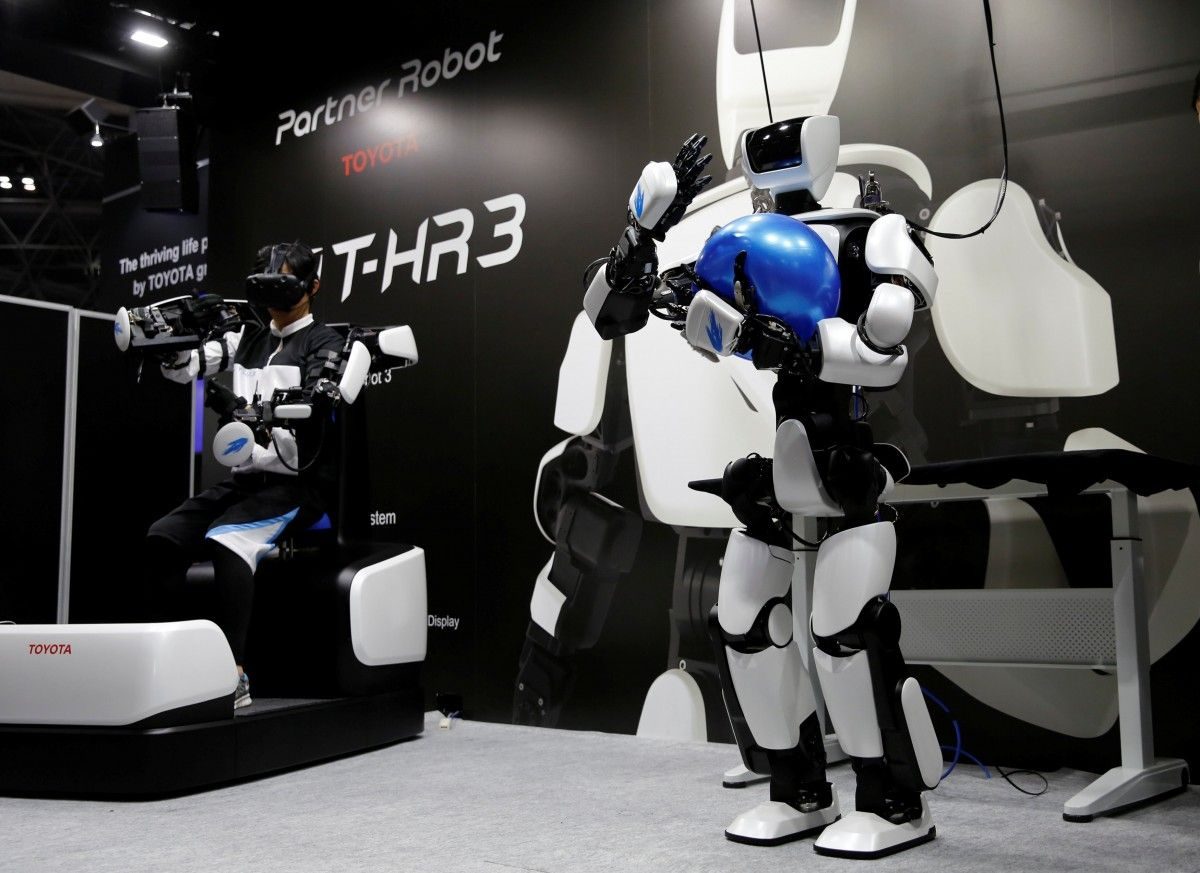 Робот бадя. Робот Toyota t-hr3. Робот гуманоидный Toyota. Робот Toyota th r 3. Роботы нового поколения.