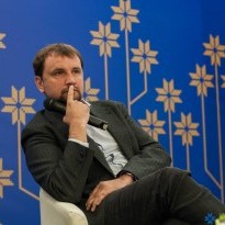 Вятрович рассказал, когда Украина сможет разрешить эксгумацию останков из польских могил на своей территории