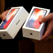 В 2018 году Apple выпустит три новых безрамочных айфона - аналитик