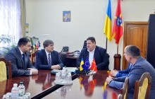 На Житомирщині лісівники почали рахувати збитки від знищення лісових насаджень бурштинокопачами