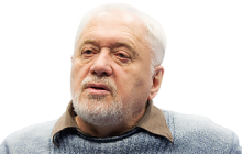 "І росіяни, і ми обираємо найгірших для ролі керівників. Але вони вірять тим гіршим, кого обирають, а потім починають їх боятися. У нас інша ситуація: ми обираємо... і через два дні починаємо говорити на кухні, яких сволот набрали"