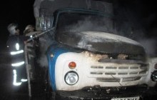 У Житомирській області на трасі під час руху загорілася вантажівка (фото)