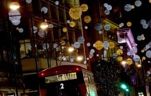 Названы самые переполненные туристами рождественские ярмарки Европы: чем их заменить