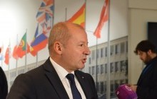 Hungarian defense minister avoids answering question on Budapest using NATO as blackmail tool