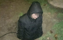 Залез в колодец и застрял: в Запорожье полицейским пришлось вызволять незадачливого вора (фото)