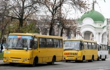 У Києві обстріляли маршрутку, постраждав водій