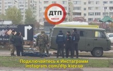 В Киеве посреди улицы умер мужчина (фото)