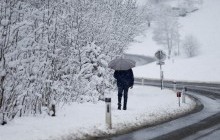 Сильный снегопад привел к хаосу на дрогах Словении и Хорватии (видео)