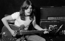 Умер один из основателей AC/DC Малькольм Янг