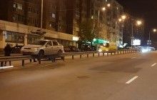 Такого ви ще не бачили: у Києві відбулася епічна ДТП, в якій Opel "покатався" на відбійнику (фото)