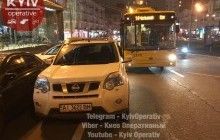 В центре Киева "герой парковки" заблокировал движение троллейбусов: образовалась огромная пробка (фото)
