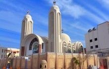 У коптських церквах по всьому Єгипту дзвонили у дзвони за жертвами теракту в мечеті