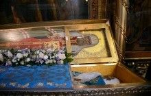 Перед початком Архієрейського Собору ієрархи УПЦ помолились перед мощами Патріарха Тихона