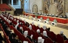 У РПЦ 303 єпархії, майже 40 тис духовенства, понад 36 тис храмів і майже тисяча монастирів - Архієрейський Собор