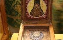 У Києво-Печерській лаврі десятки тисяч православних християн вклонилися мощам преподобного Паїсія Величковського (рос.)