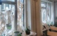 В Никополе полиция провела обыски у взорвавшего гранаты в суде мужчины