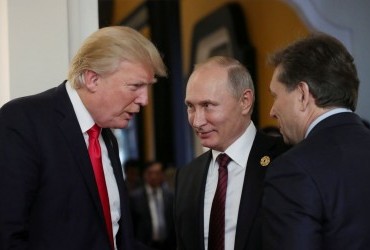 Путин и Медведев тайно поздравили Трампа через знакомых, - СМИ
