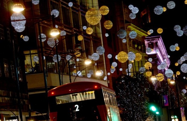 Названо найбільш переповнені туристами різдвяні ярмарки Європи: чим їх замінити