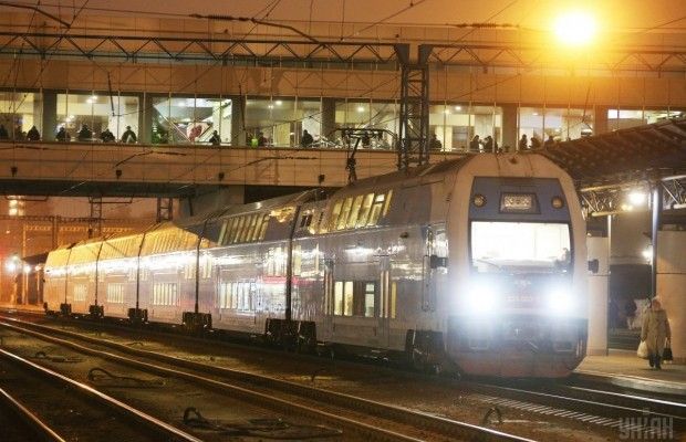 У міжнародних касах "Укрзалізниці" нарешті дозволили сплачувати карткою