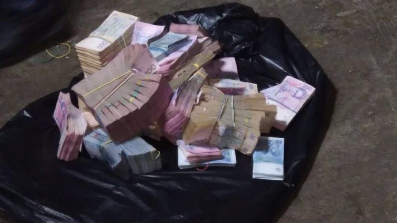 Злоумышленники подкараулили мужчину и женщину, которые собирались купить там автомобиль, и забрали у них деньги / Фото kyiv.gp.gov.ua